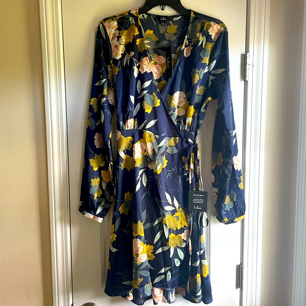 Lulus women’s satin floral wrap dress NWT